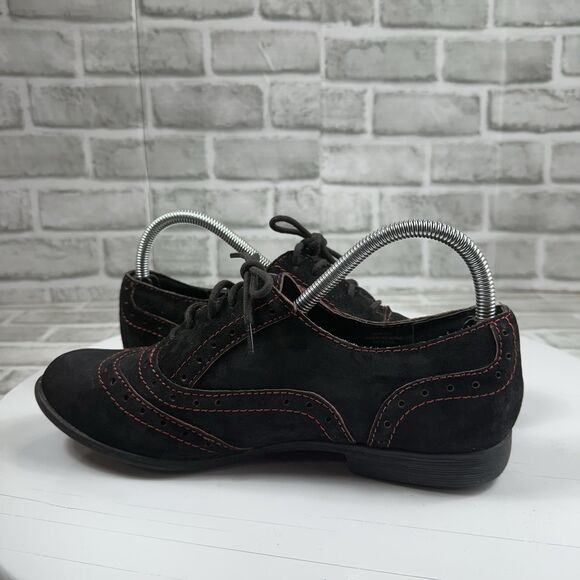 Black and Red Women's Oxford Shoes - Picture 4 of 13